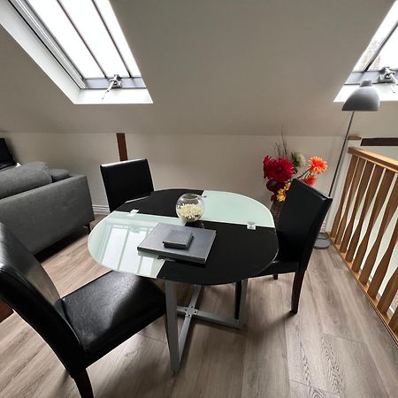 Glastonbury Secret Retreat - 1 Bd Split-Level Apt, Sleeps 3 Luaran gambar