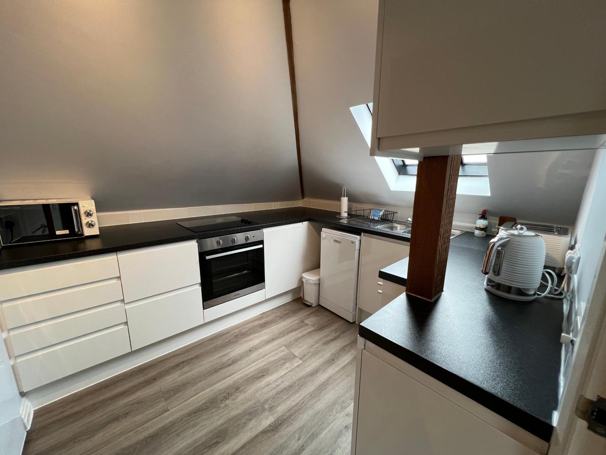 Glastonbury Secret Retreat - 1 Bd Split-Level Apt, Sleeps 3 Luaran gambar