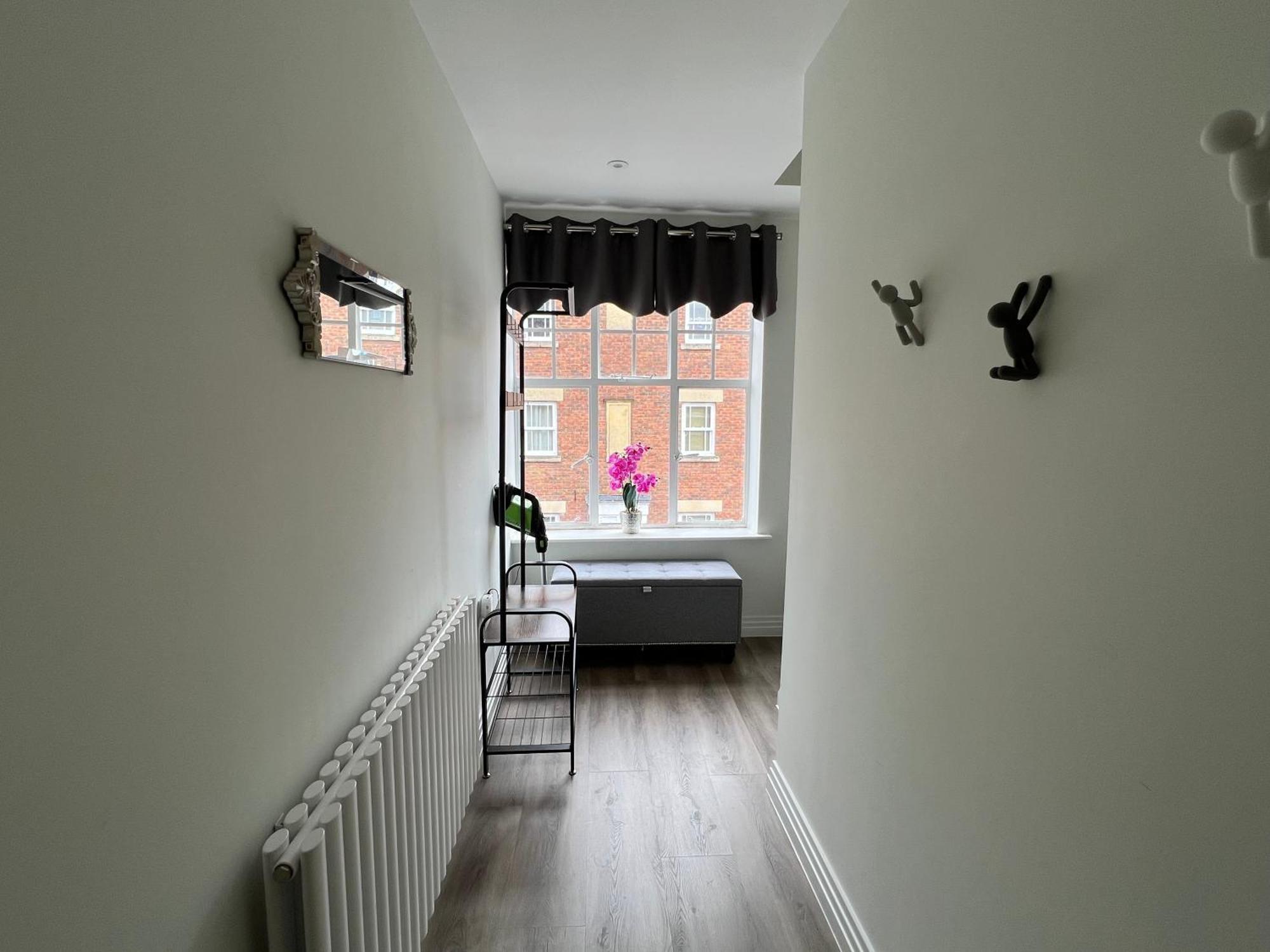 Glastonbury Secret Retreat - 1 Bd Split-Level Apt, Sleeps 3 Luaran gambar