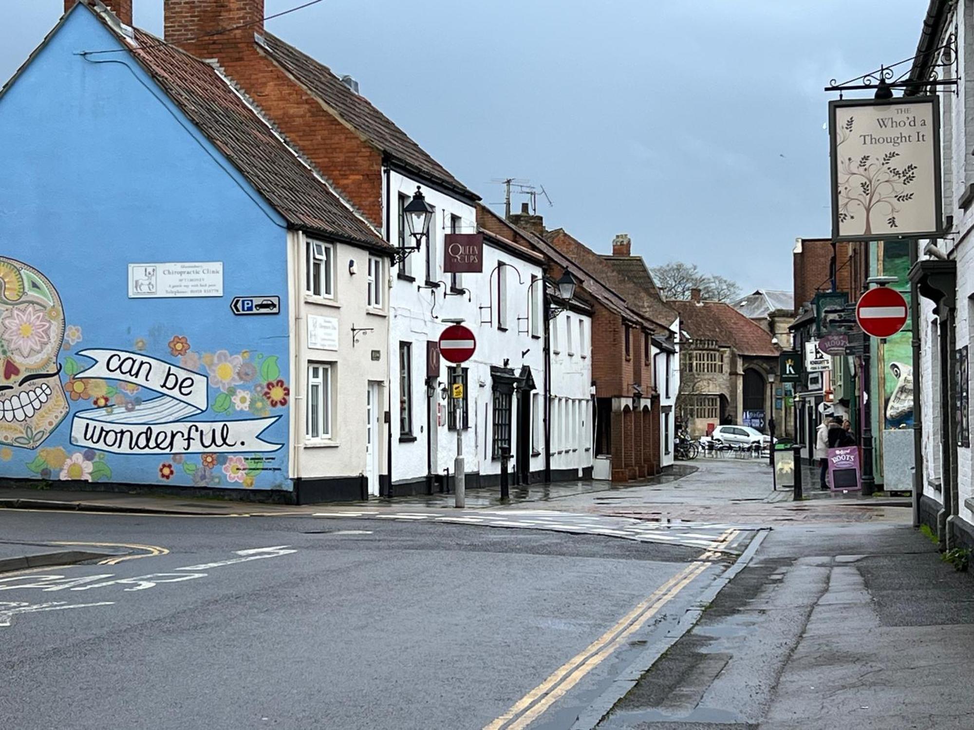 Glastonbury Secret Retreat - 1 Bd Split-Level Apt, Sleeps 3 Luaran gambar