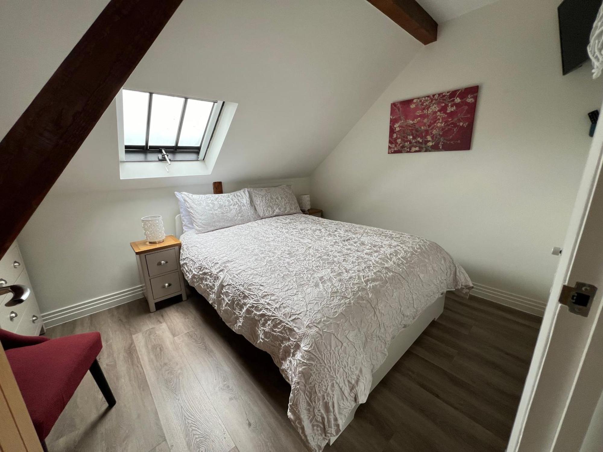 Glastonbury Secret Retreat - 1 Bd Split-Level Apt, Sleeps 3 Luaran gambar