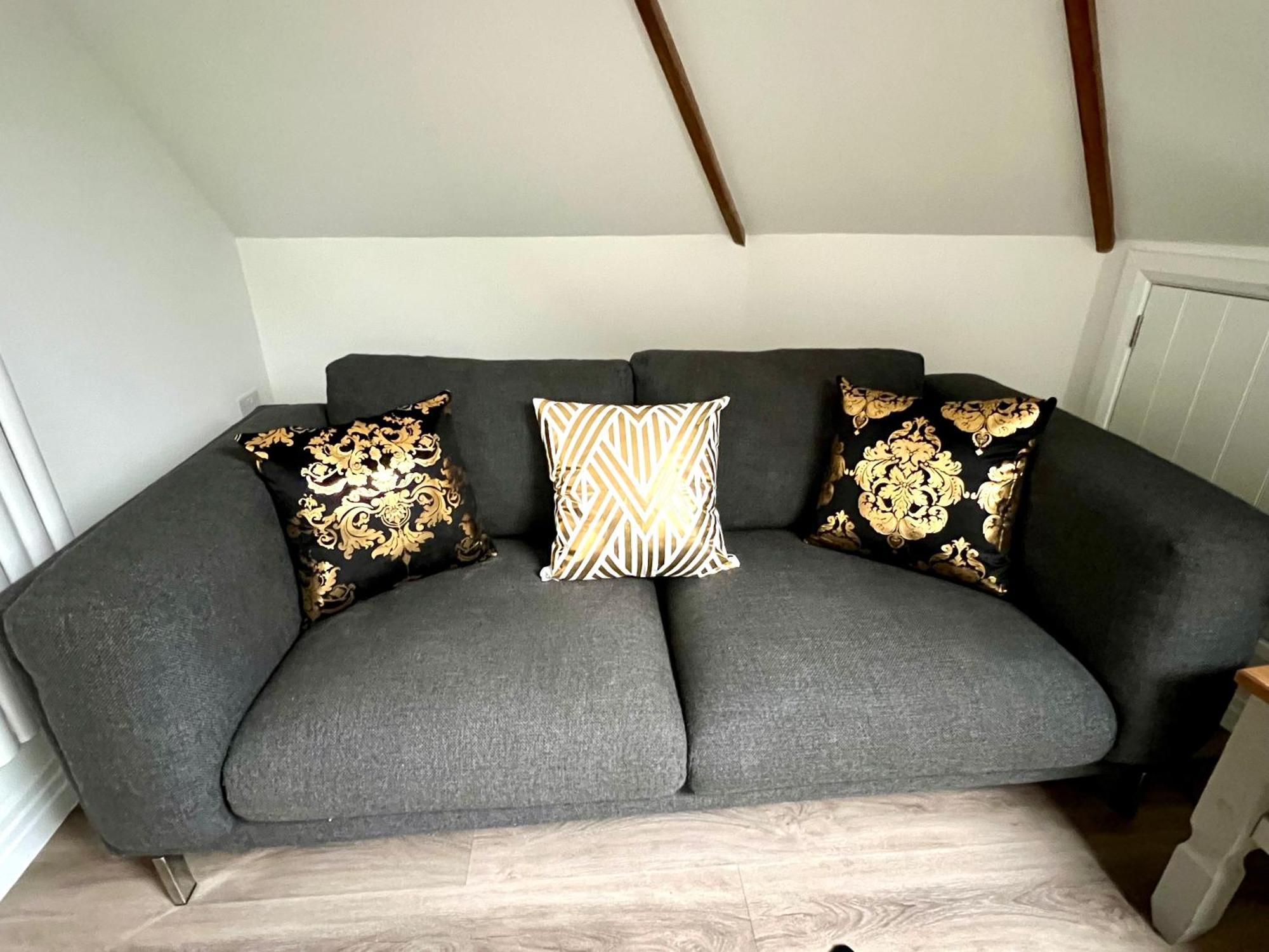 Glastonbury Secret Retreat - 1 Bd Split-Level Apt, Sleeps 3 Luaran gambar